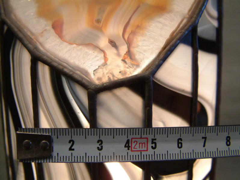 detail lampe BigHole avec échelle