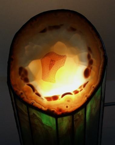 L'agata nella Lampada Ceppaia Muscoso illuminata