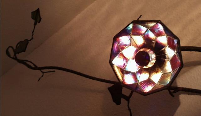 Lampada alogeno fiore illuminata
