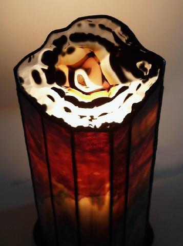 L&aacute;mpara antorcha bajo iluminada vista de arriba en &aacute;ngulo recto