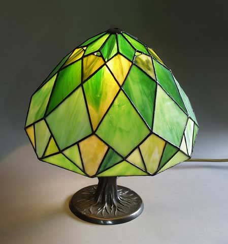 l&aacute;mpara colorida &aacute;rbol luciente vista  &aacute;ngulo recto